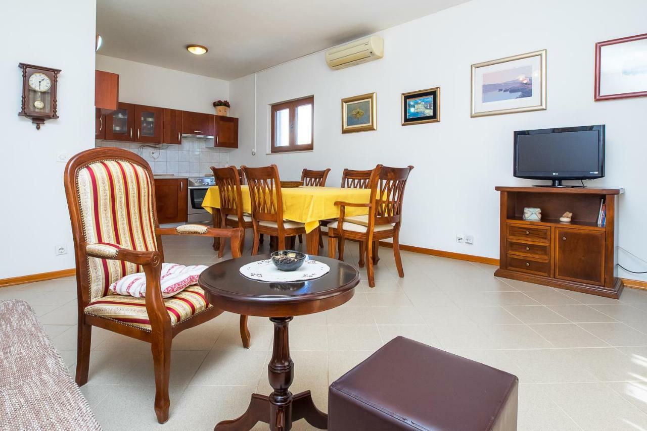 Apartment Olivera Trogir Exterior photo