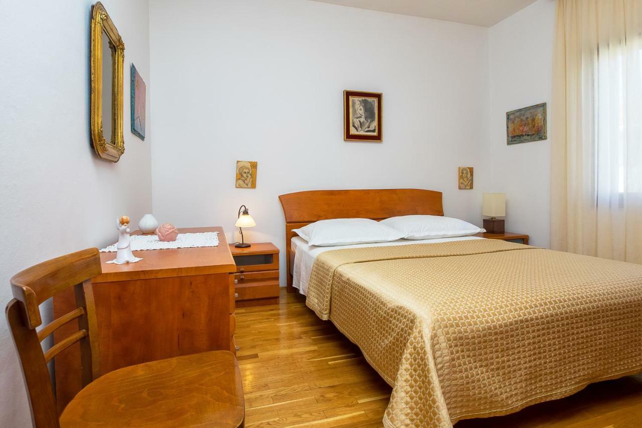 Apartment Olivera Trogir Exterior photo