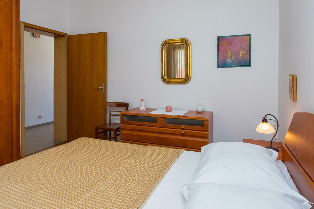 Apartment Olivera Trogir Exterior photo