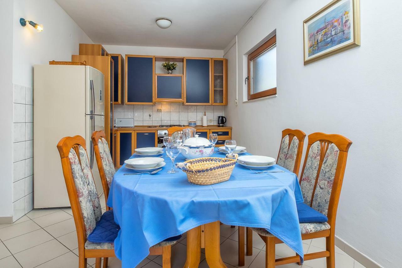 Apartment Olivera Trogir Exterior photo