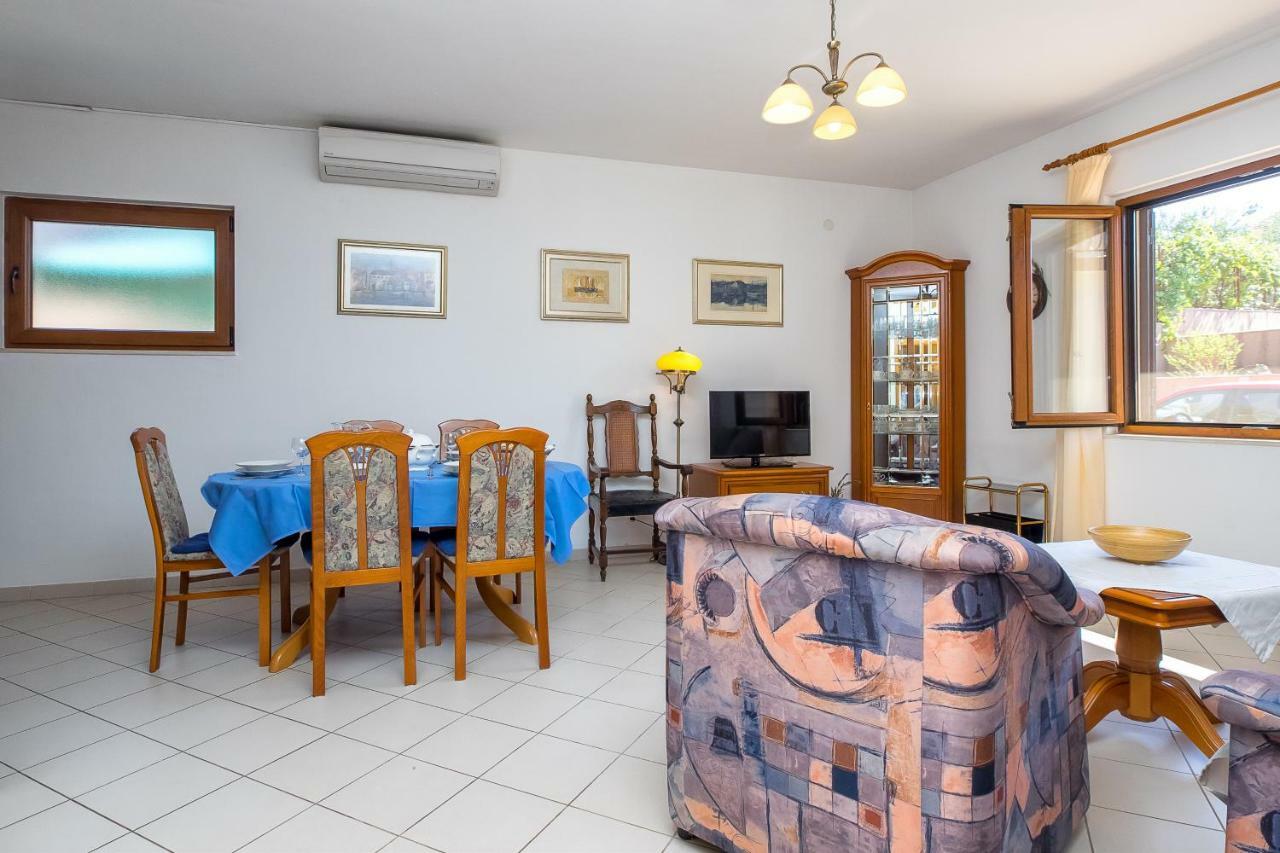 Apartment Olivera Trogir Exterior photo