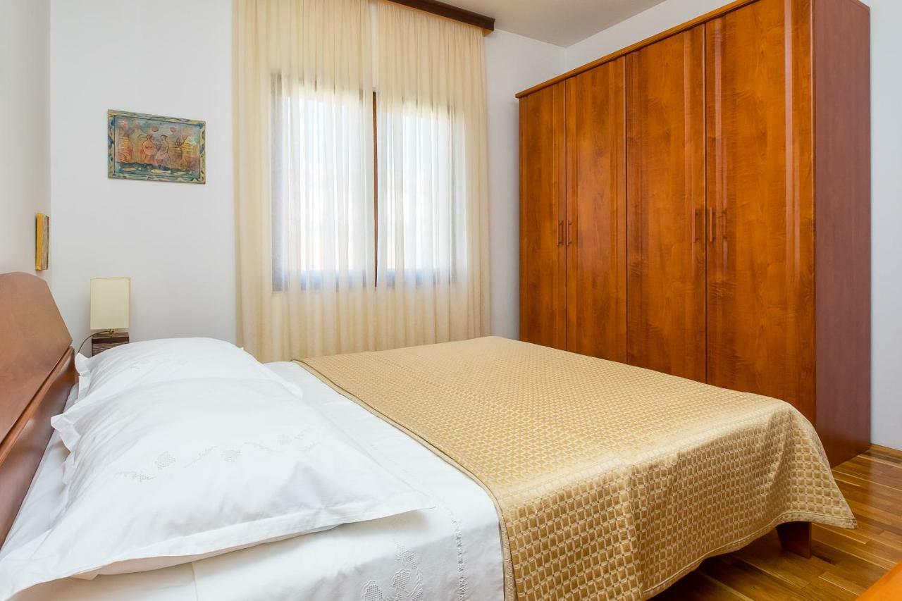 Apartment Olivera Trogir Exterior photo